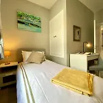 Elegant Penthouse In Town Centre *