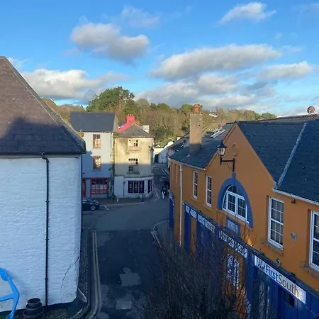 Elegant Penthouse In Town Centre Appartamento Kinsale