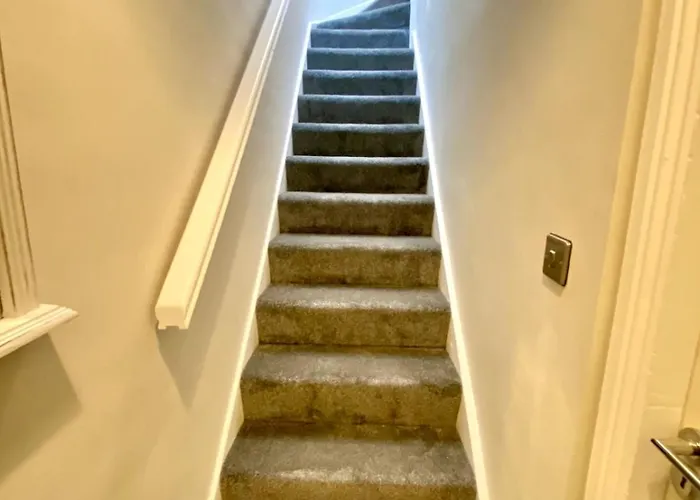 Апартаменты Elegant Penthouse In Town Centre *